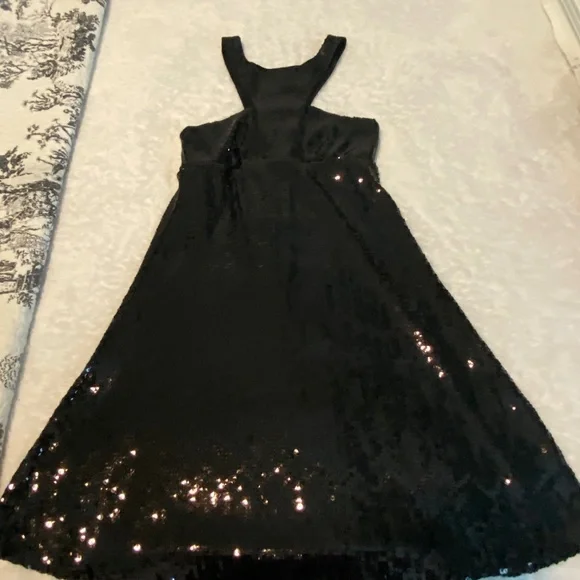 green emerald velvet dress Zara Gown